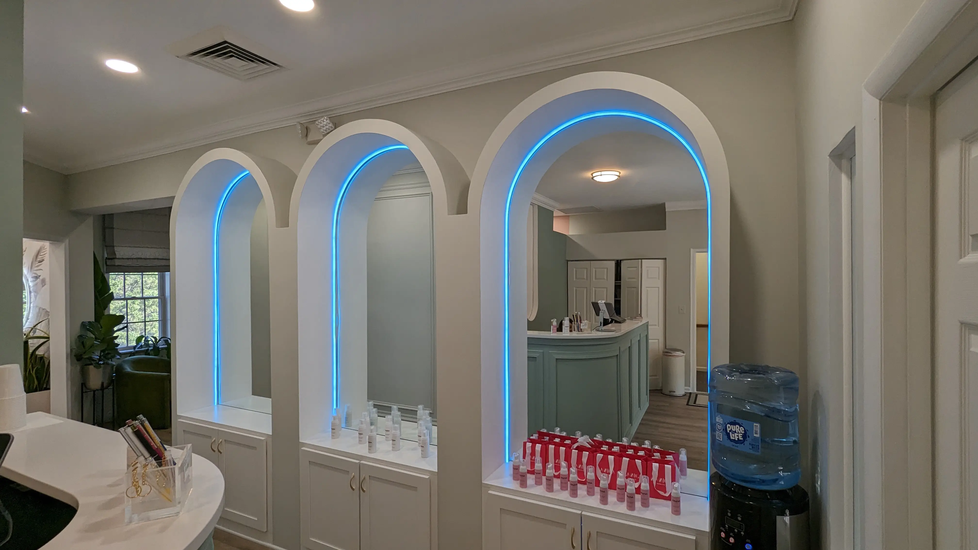 Custom bathroom mirror wall